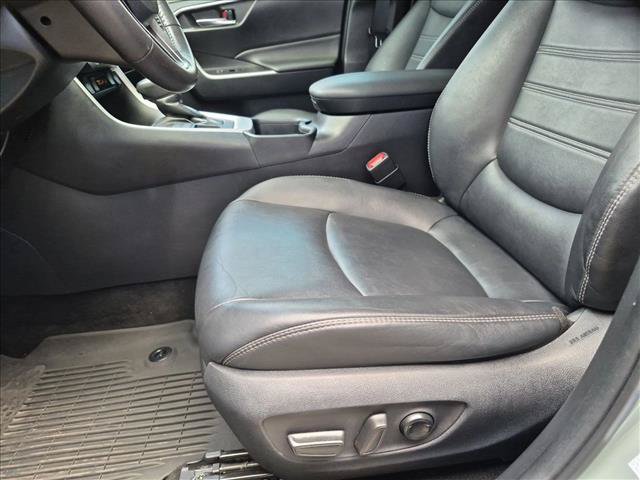 Used 2021 Toyota RAV4 XLE Premium AWD/4WD image 15