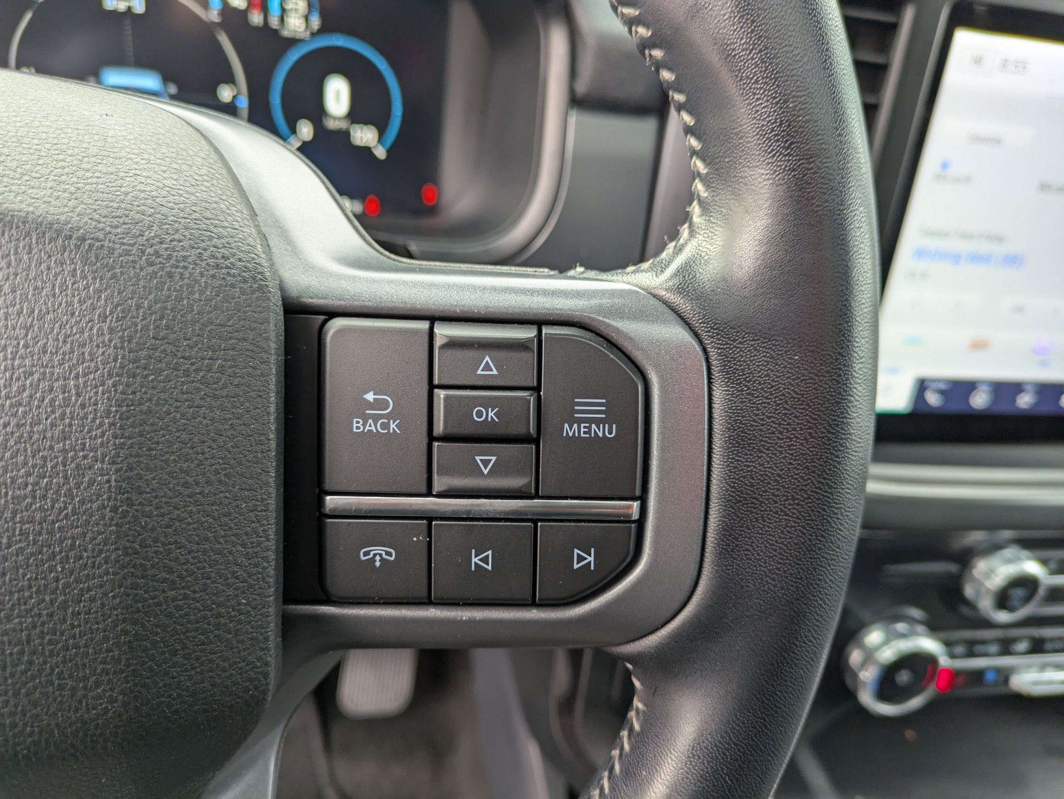 Certified 2023 Ford F150 Lariat w/ Equipment Group 502A High image 22