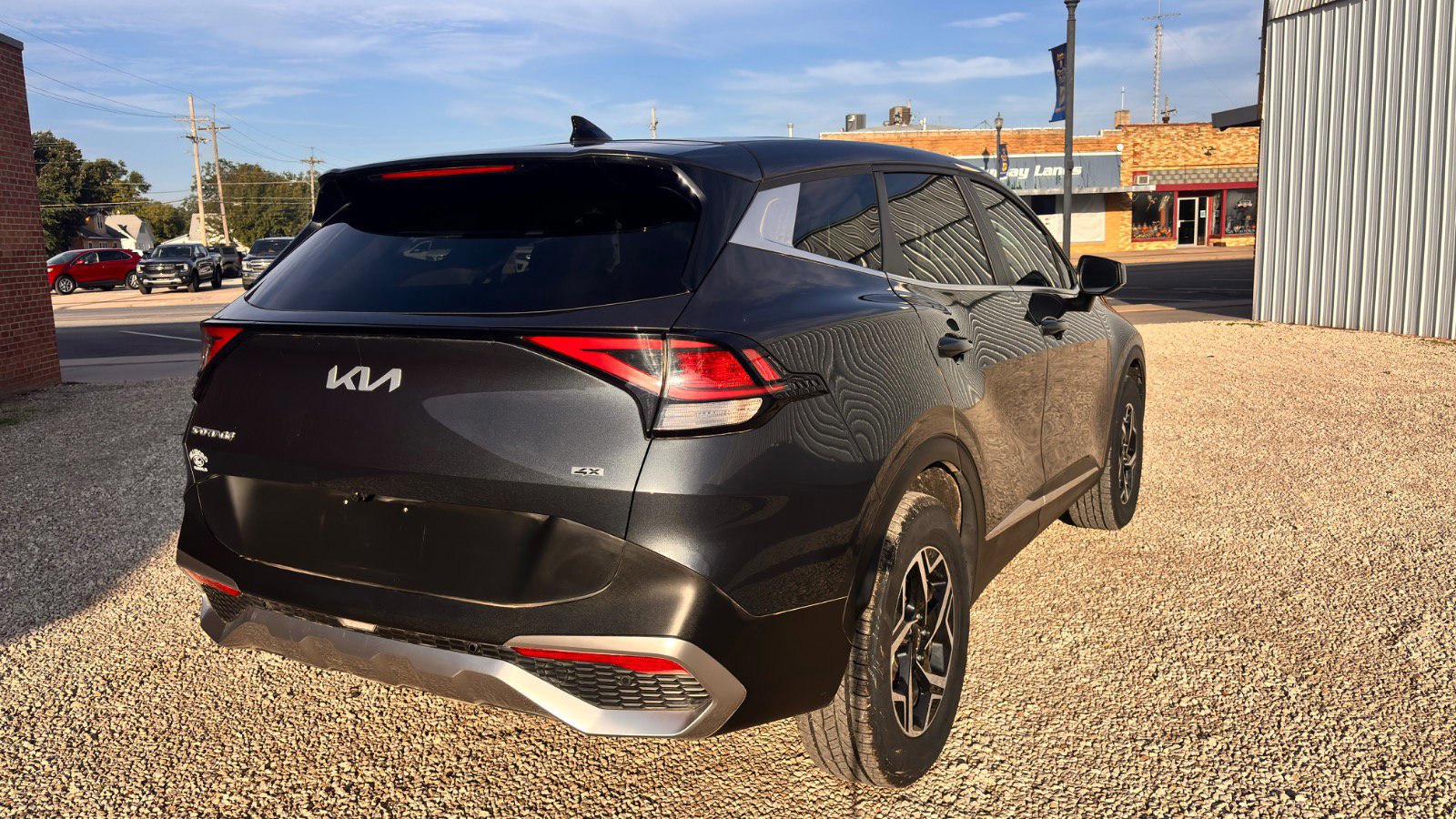 Used 2023 Kia Sportage LX image 5