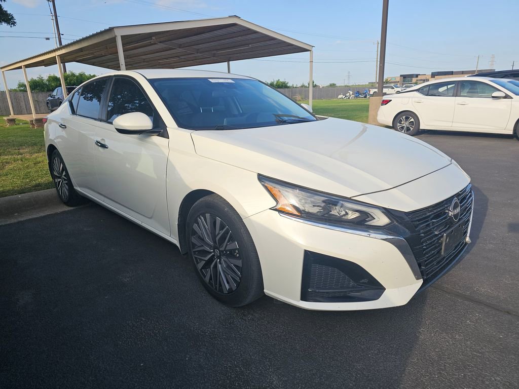 Used 2023 Nissan Altima 2.5 SV