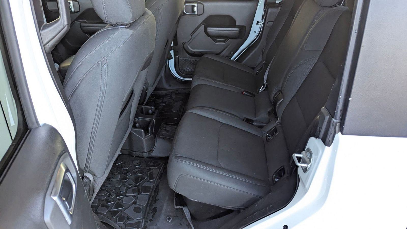 Used 2023 Jeep Gladiator Sport image 13