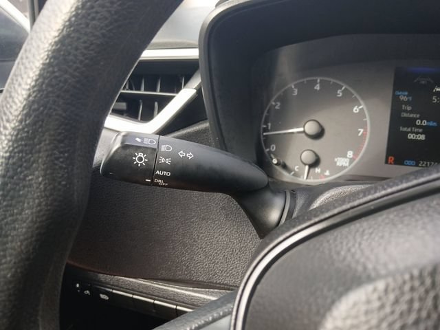 Used 2025 Toyota Corolla LE FWD image 13