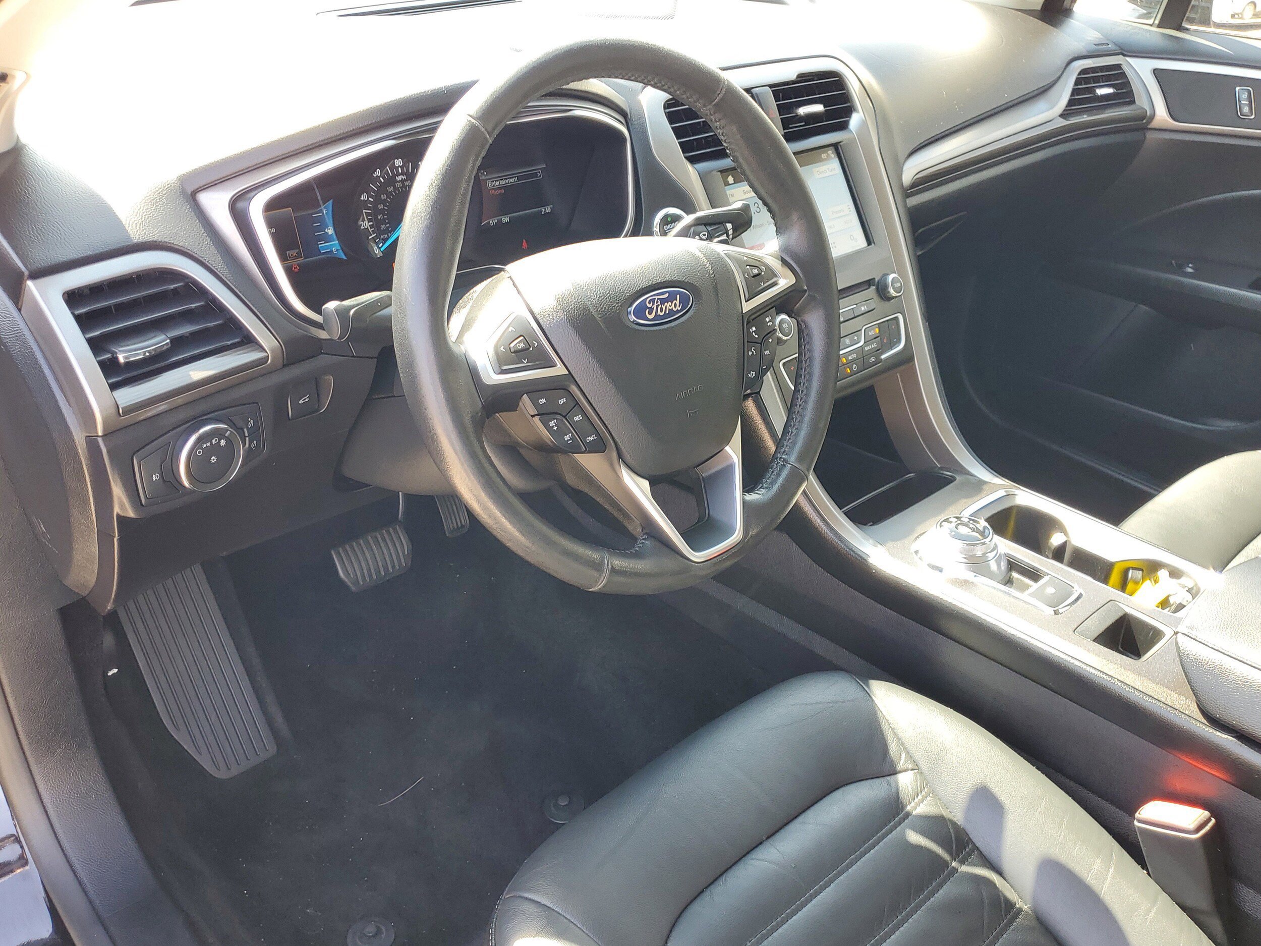 Certified 2017 Ford Fusion SE w/ Fusion SE Technology Package FWD image 22