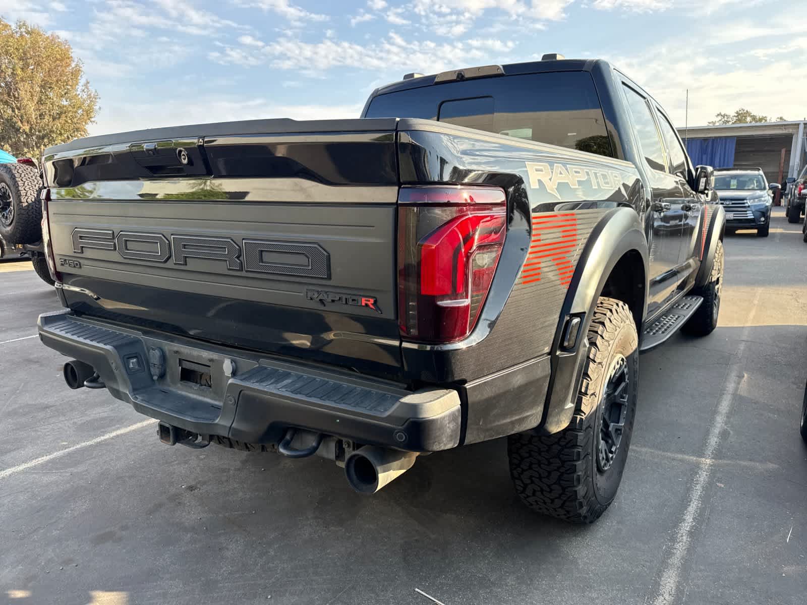Certified 2024 Ford F150 Raptor w/ Equipment Group 803A Raptor R AWD/4WD image 4