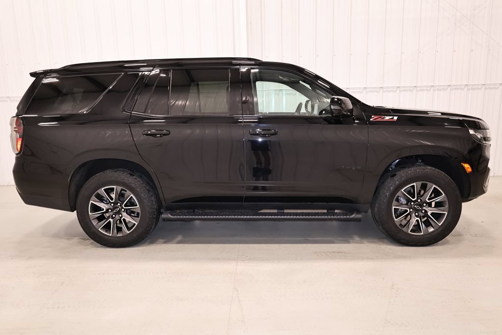 Used 2023 Chevrolet Tahoe Z71 w/ Luxury Package AWD/4WD image 2