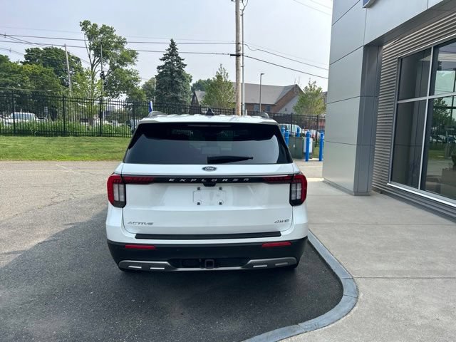 Certified 2025 Ford Explorer Active w/ Active Comfort Package AWD/4WD image 6