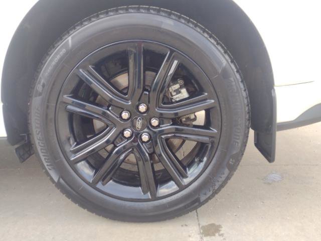 Certified 2024 Ford Edge ST-Line w/ Class II Trailer Tow Package image 11