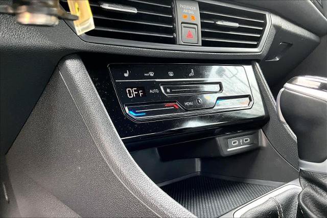 Used 2025 Volkswagen Jetta Sport FWD image 37