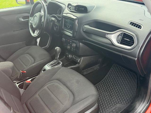 Used 2021 Jeep Renegade Latitude w/ Convenience Group AWD/4WD image 35