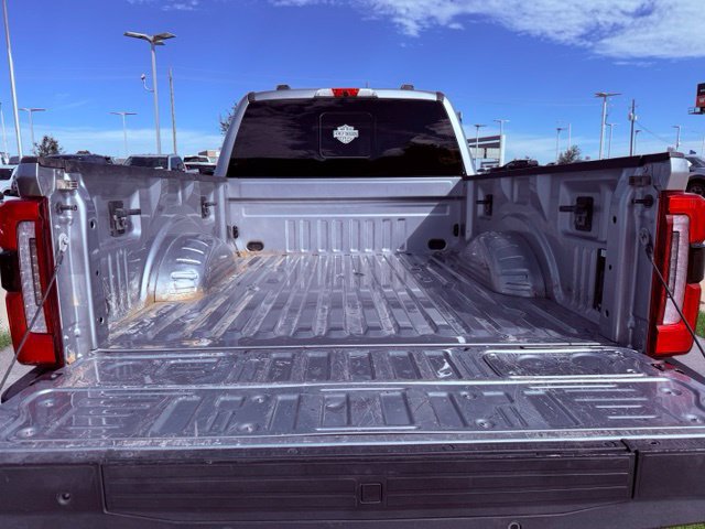 Certified 2023 Ford F250 Platinum w/ FX4 Off-Road Package AWD/4WD image 8