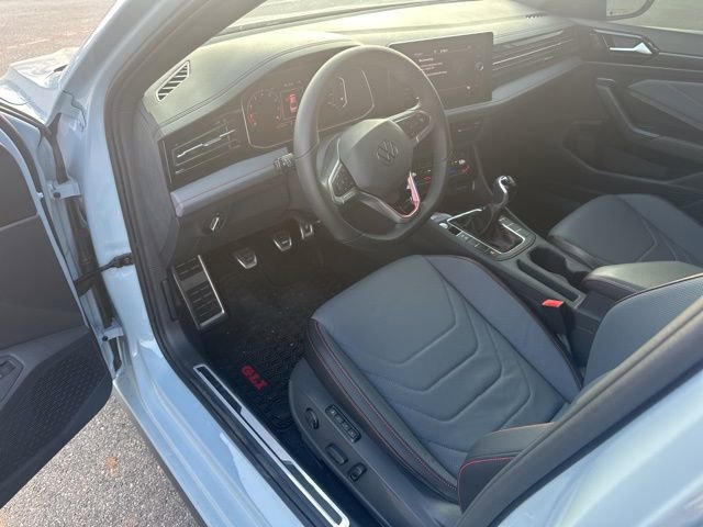 Used 2026 Volkswagen Jetta GLI Autobahn FWD image 5