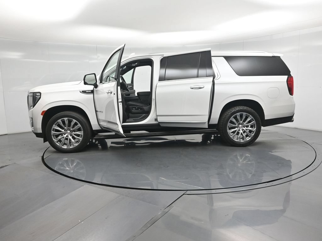 Used 2023 GMC Yukon XL Denali AWD/4WD image 35