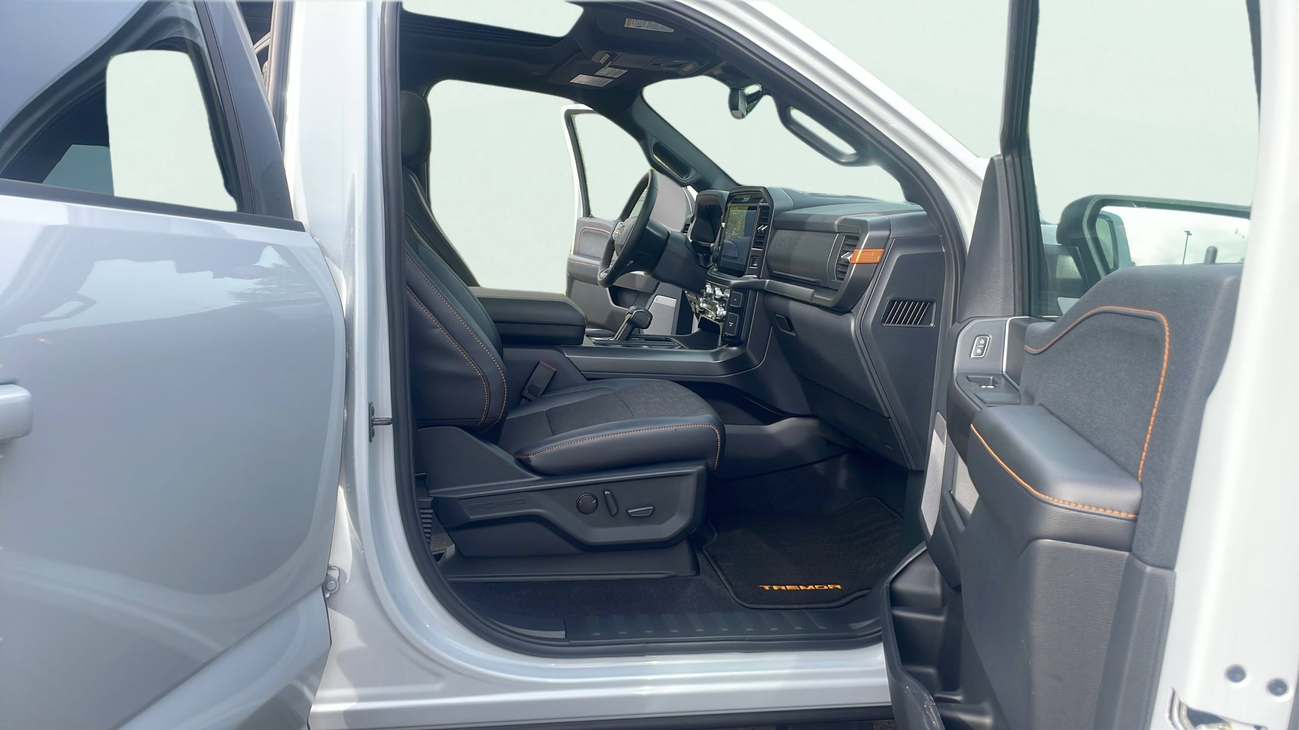 Certified 2025 Ford F150 Tremor AWD/4WD image 17