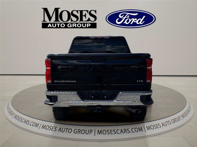 Used 2024 Chevrolet Silverado 2500 LTZ w/ LTZ Convenience Package AWD/4WD image 5