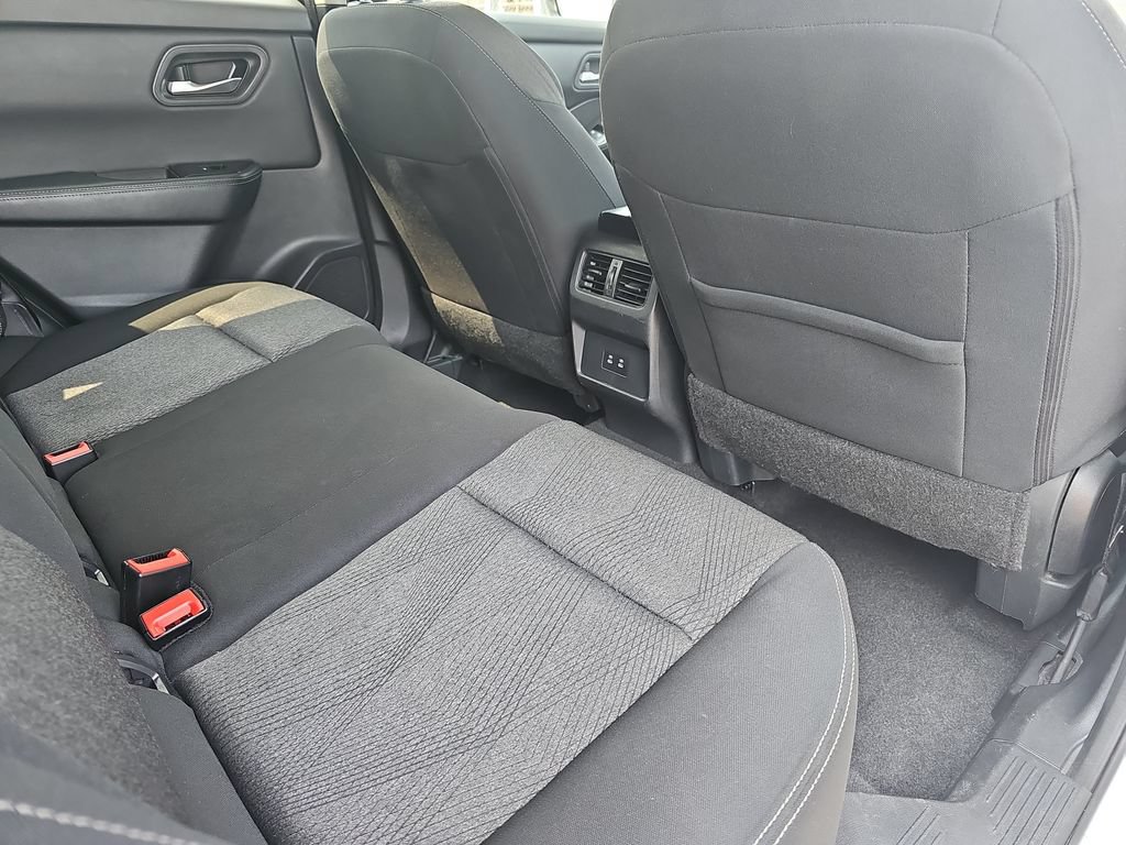 Used 2024 Nissan Rogue SV AWD/4WD image 11