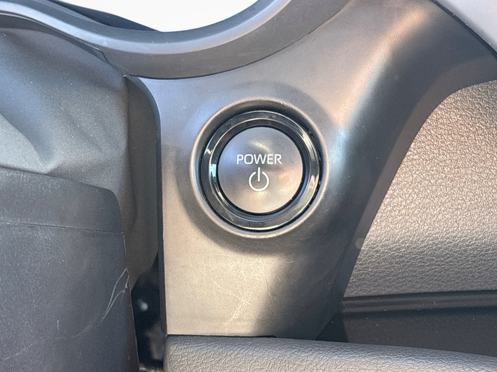 Used 2025 Toyota Sienna XSE AWD/4WD image 35