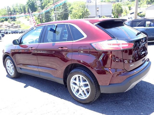 Certified 2024 Ford Edge SEL w/ Convenience Package AWD/4WD image 4