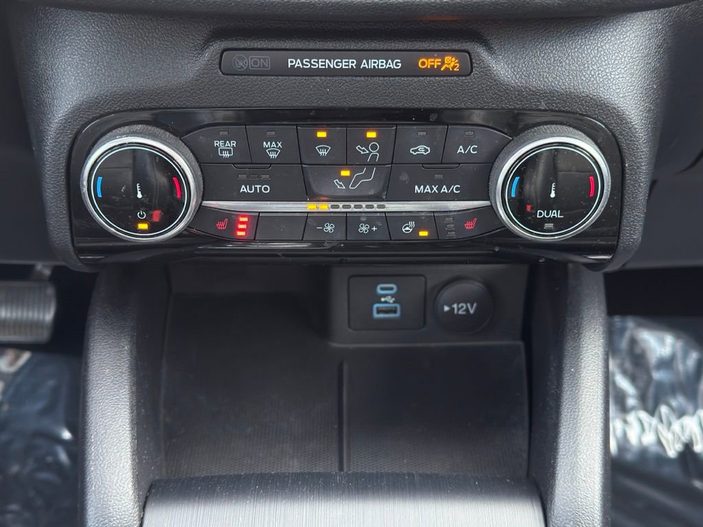 Certified 2022 Ford Escape Titanium w/ Class II Trailer Tow Package image 16