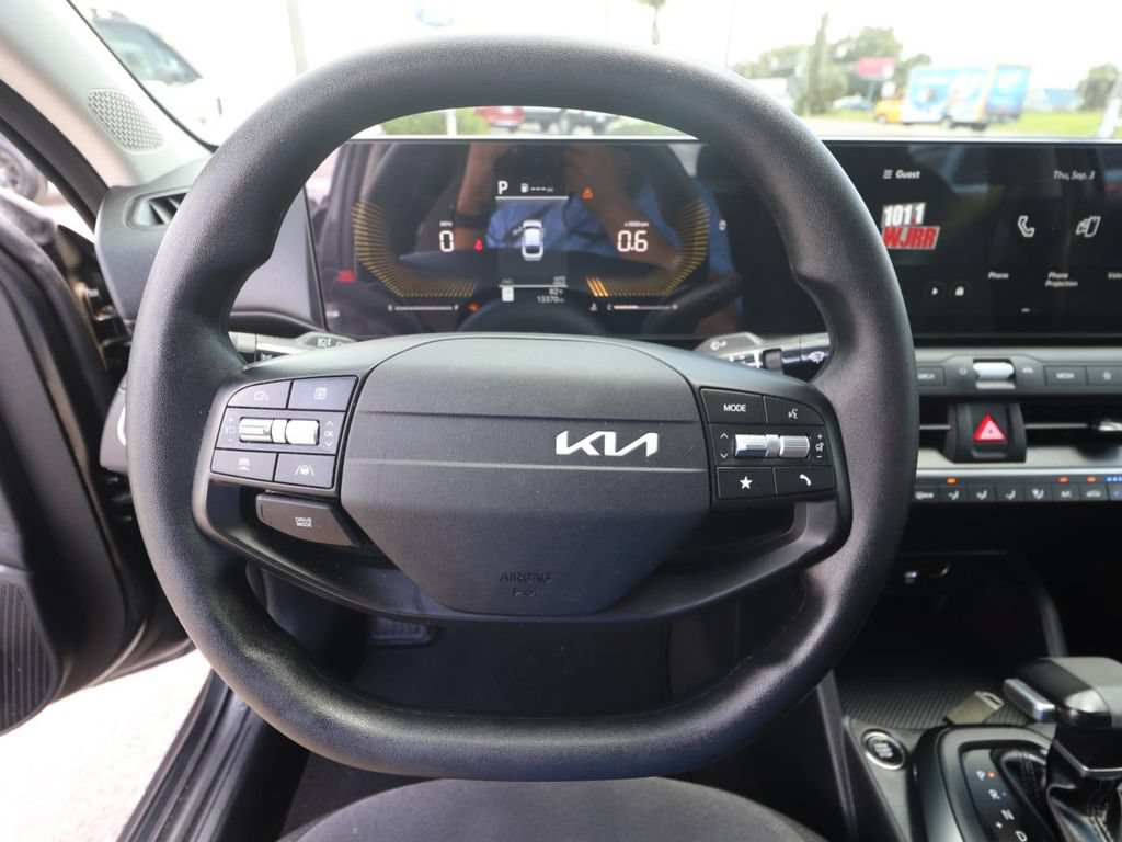 Used 2025 Kia K4 FWD image 17
