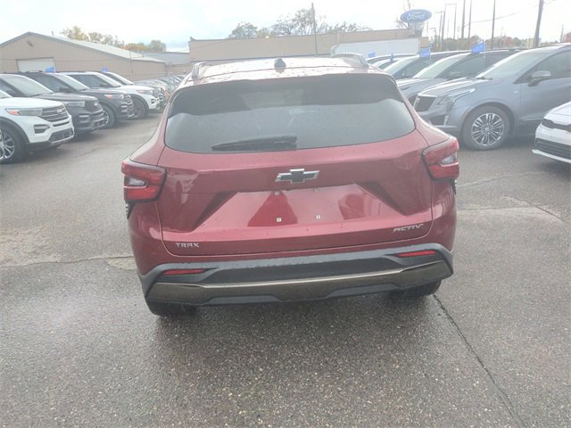 Used 2024 Chevrolet Trax ACTIV w/ Driver Confidence Package image 7