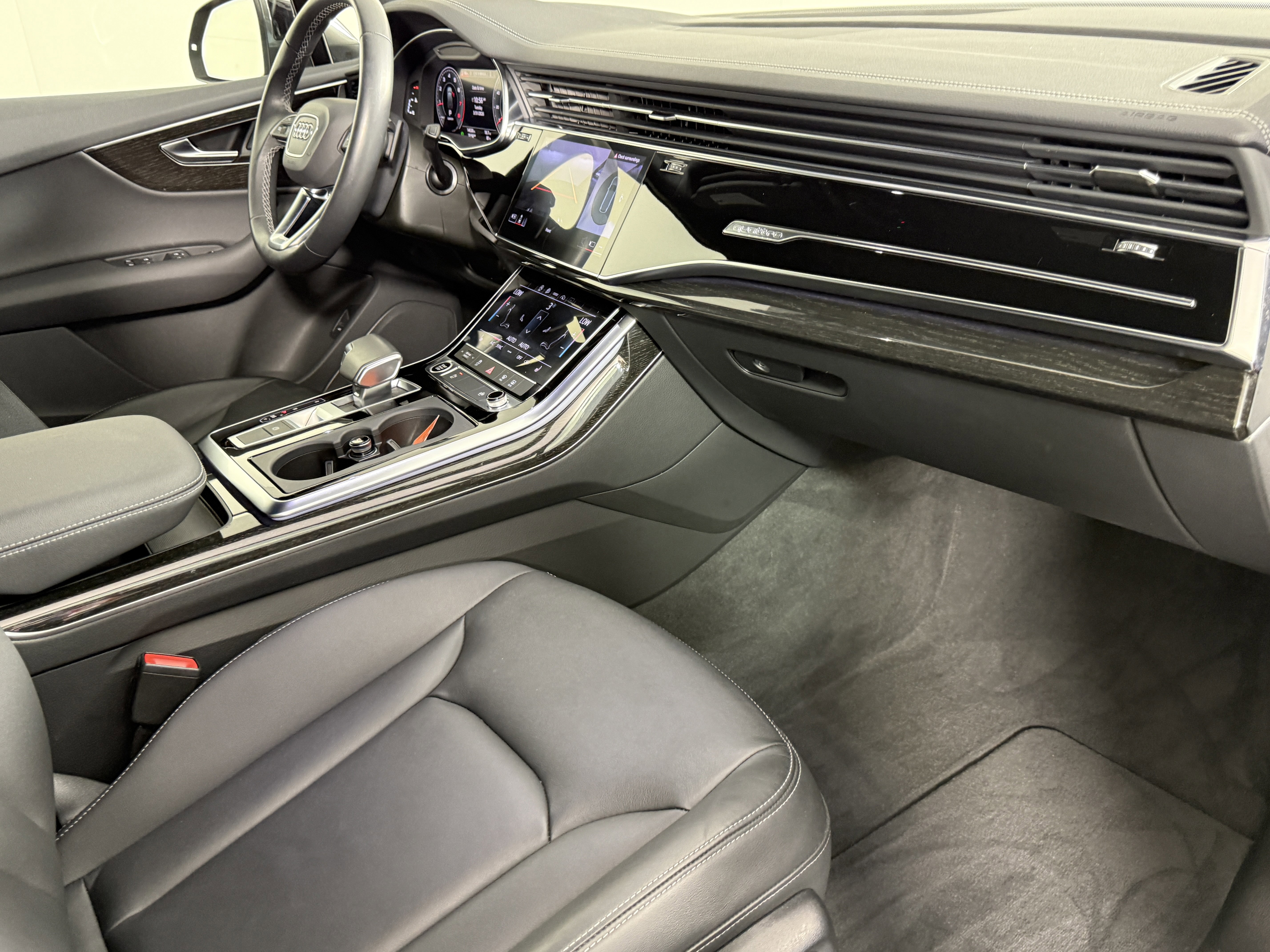 Used 2025 Audi Q7 2.0T Premium w/ Convenience Package image 8