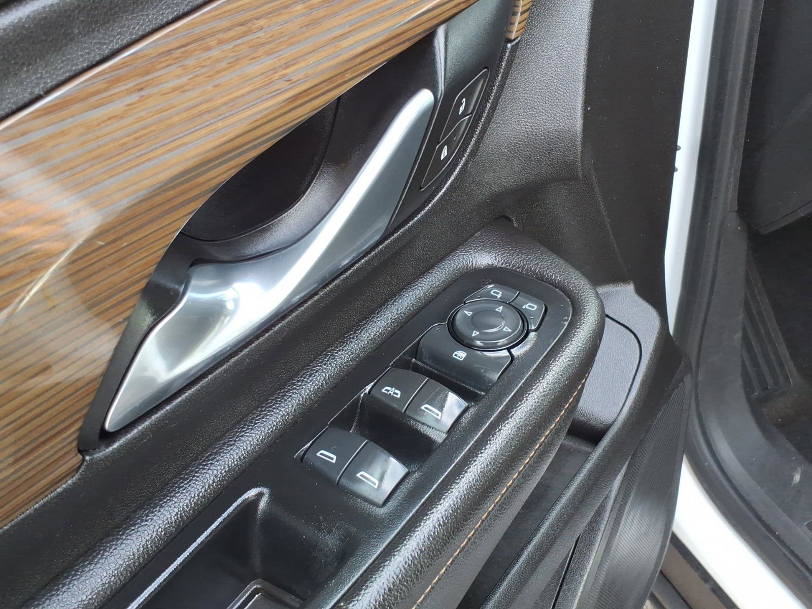 Used 2019 GMC Terrain SLE w/ LPO, Cargo Package image 15