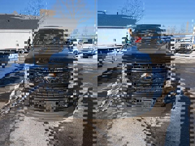 Certified 2022 Ford F250 XLT w/ Black Appearance Package image 4