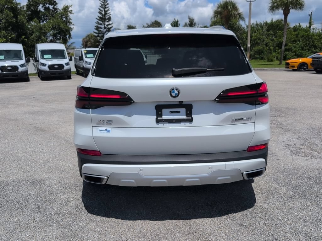 Used 2025 BMW X5 xDrive40i w/ Climate Comfort Package AWD/4WD image 4