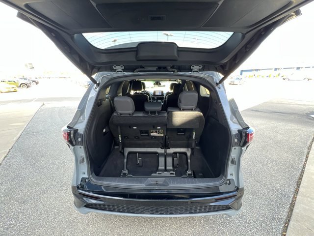 Used 2023 Toyota Sienna XSE w/ XSE Plus Package FWD image 24
