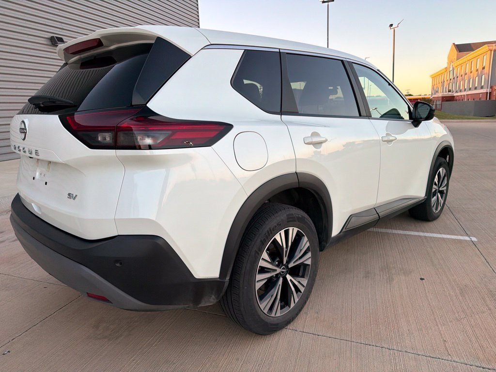 Used 2023 Nissan Rogue SV FWD image 3