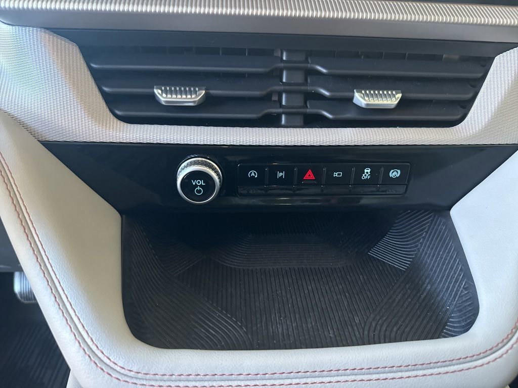 Certified 2025 Ford Explorer Active w/ Active Comfort Package image 13