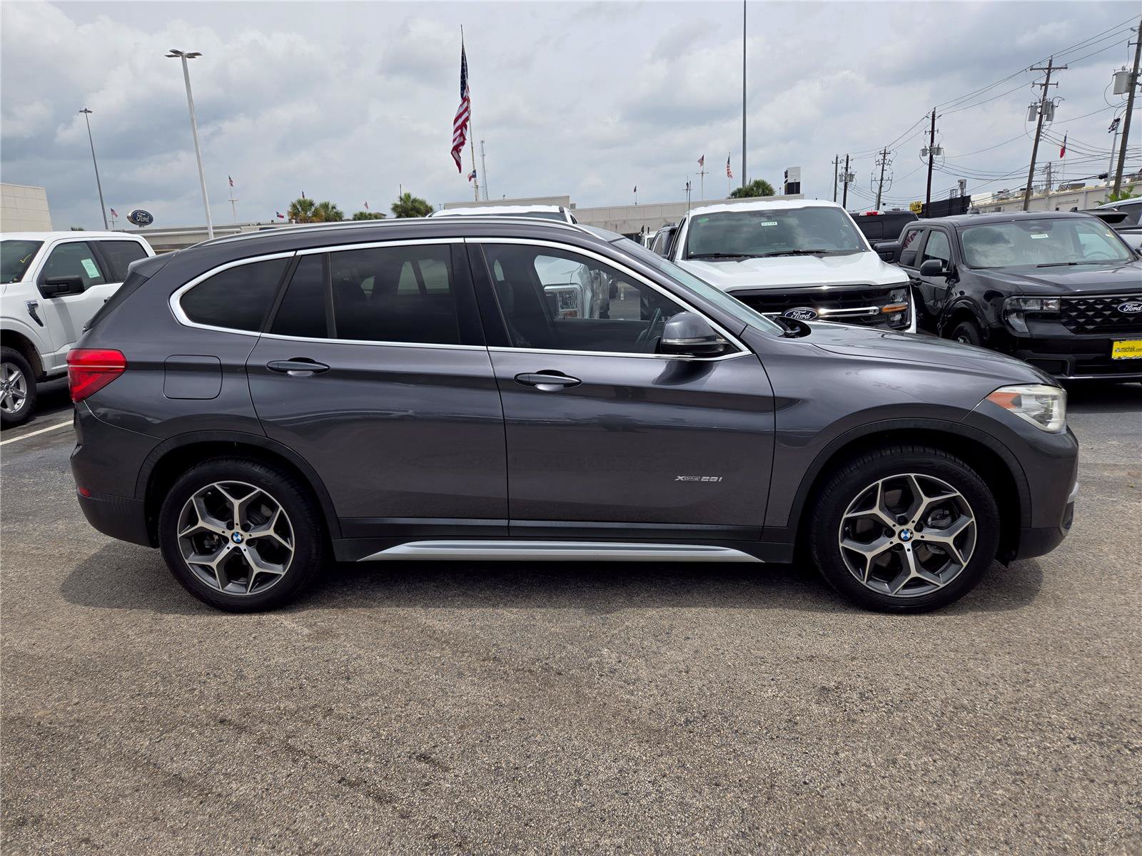 Used 2017 BMW X1 xDrive28i AWD/4WD image 4
