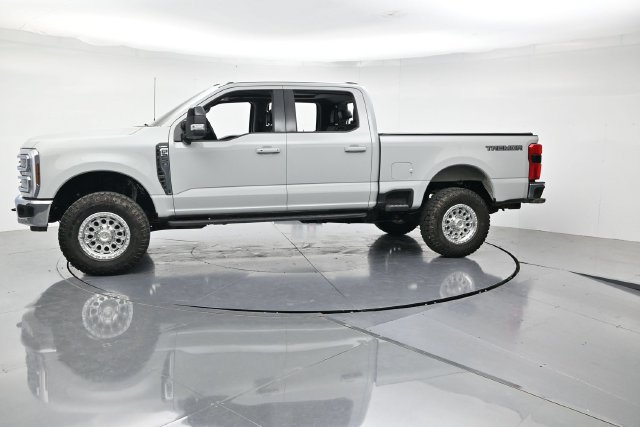 Certified 2025 Ford F250 Lariat w/ Lariat Ultimate Package AWD/4WD image 6