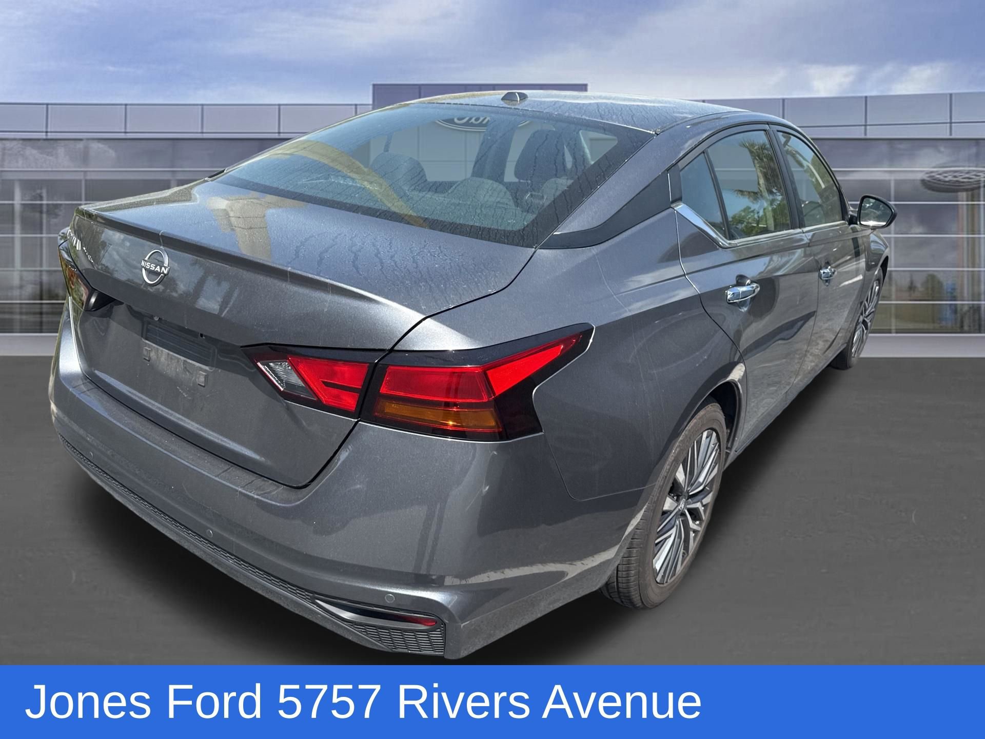 Used 2025 Nissan Altima 2.5 SV image 3