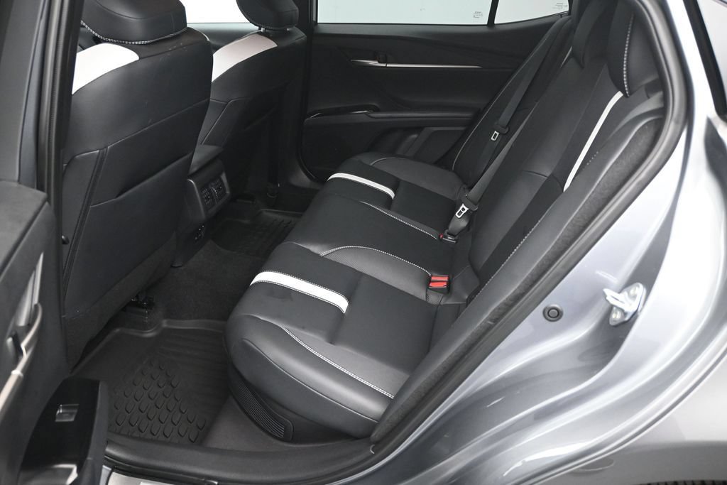 Used 2025 Toyota Camry SE FWD image 19