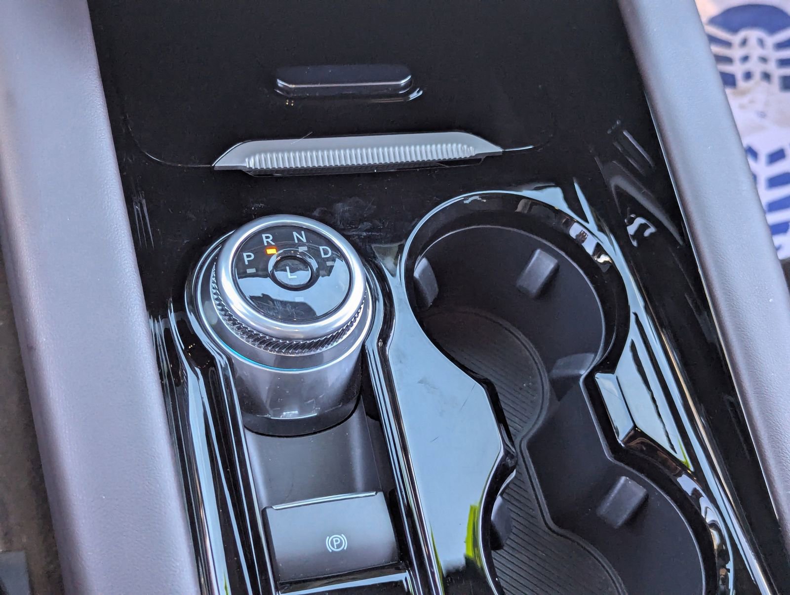 Certified 2025 Ford Explorer Platinum w/ LUX Leather Package image 26