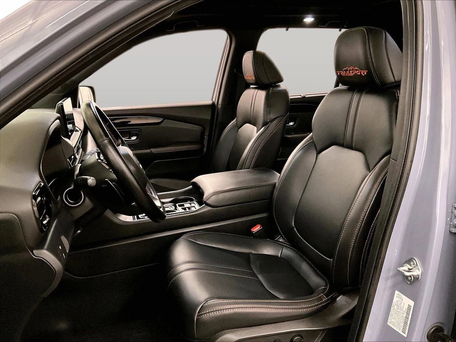 Used 2025 Honda Pilot TrailSport image 24