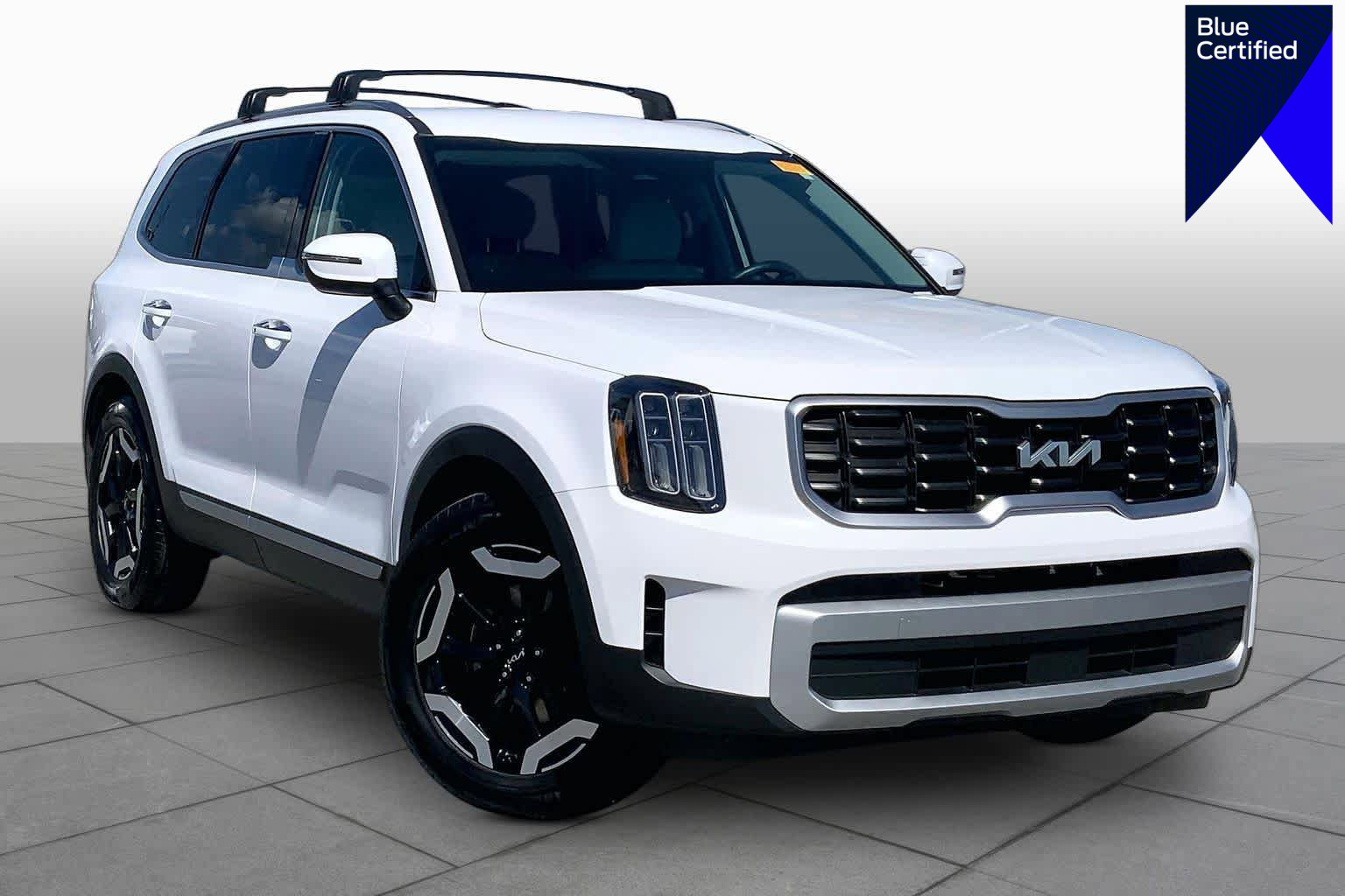 Used 2024 Kia Telluride S FWD image 1