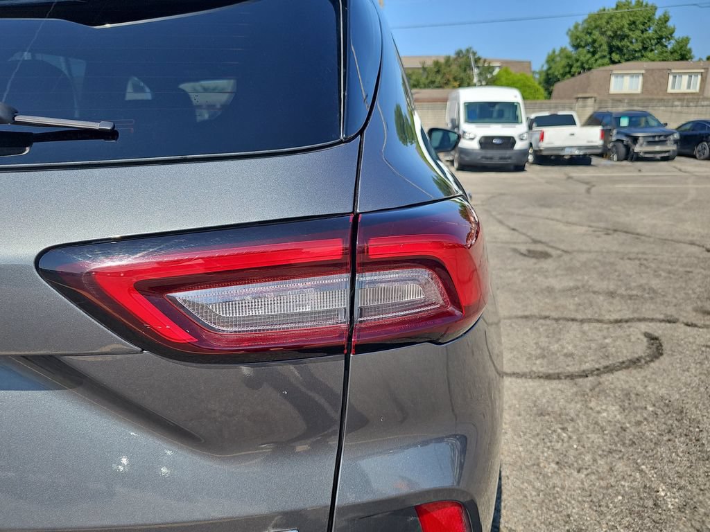Certified 2025 Ford Escape ST-Line Select AWD/4WD image 34