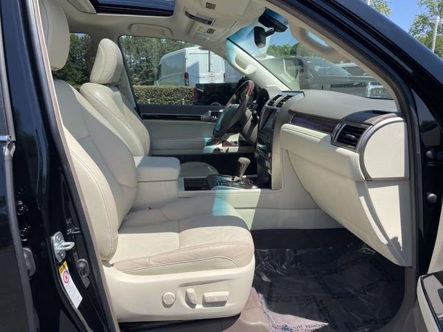 Used 2017 Lexus GX 460 Premium w/ Premium Package AWD/4WD image 28