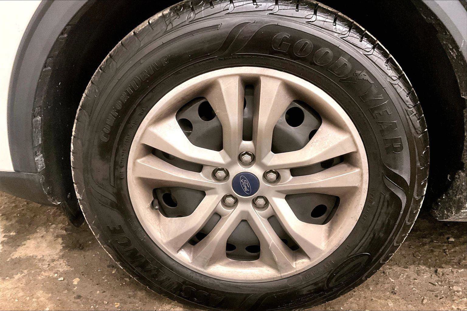 Certified 2022 Ford Escape S image 10