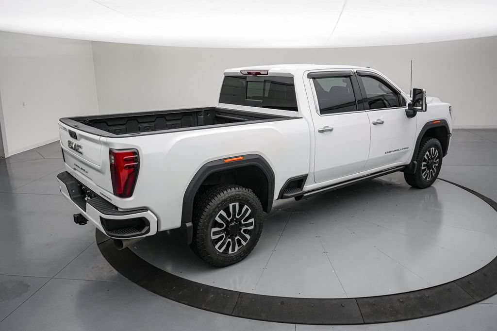 Used 2024 GMC Sierra 2500 Denali Ultimate AWD/4WD image 4