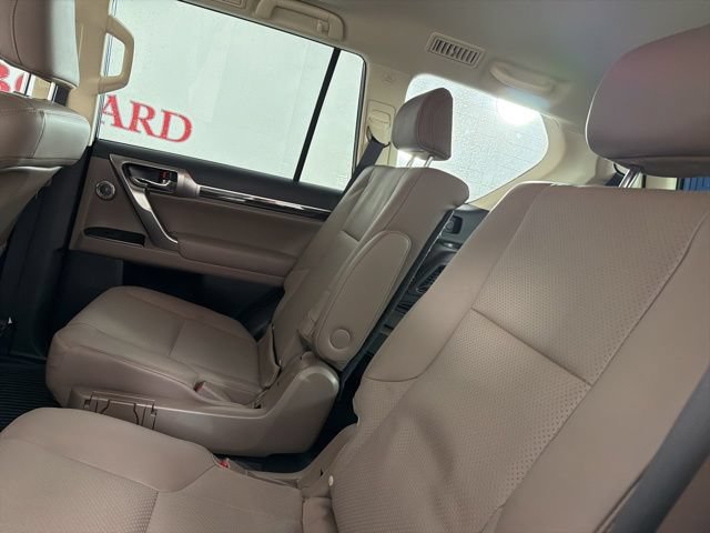 Used 2023 Lexus GX 460 Luxury w/ Sport Design Package AWD/4WD image 13