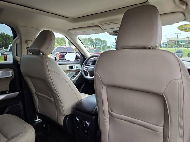Certified 2023 Ford Explorer Limited w/ Limited Technology Package RWD image 21