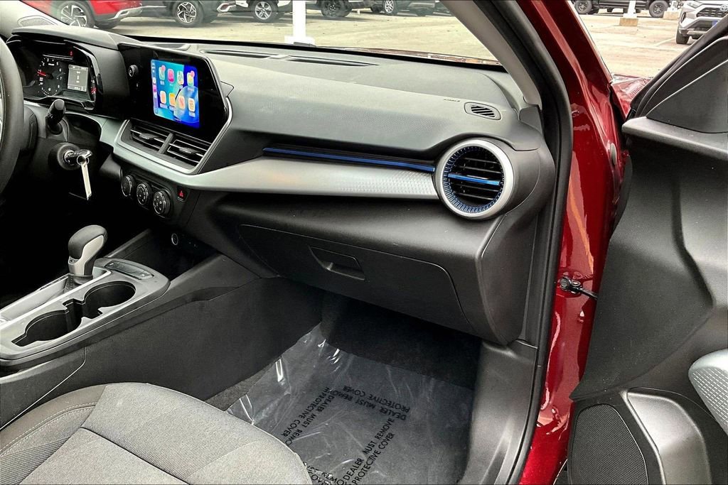 Used 2024 Chevrolet Trax LS w/ LS Convenience Package image 15