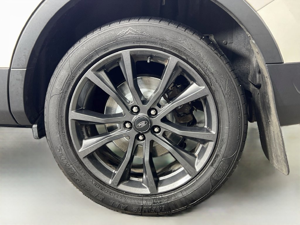 Certified 2018 Ford Explorer XLT w/ Equipment Group 202A AWD/4WD image 33