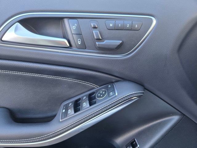 Used 2017 Mercedes-Benz GLA 250 image 11