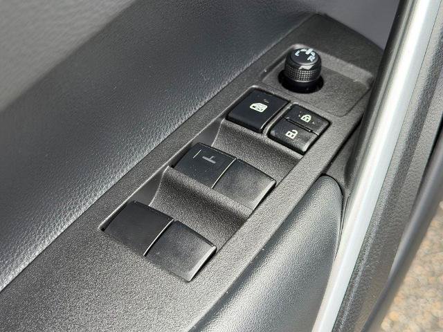 Used 2022 Toyota Corolla Cross XLE AWD/4WD image 14