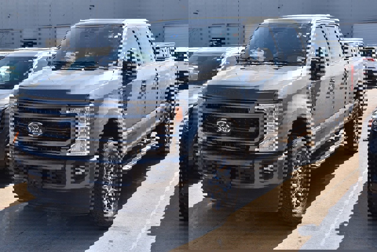 Certified 2022 Ford F250 Lariat w/ Lariat Ultimate Package image 2