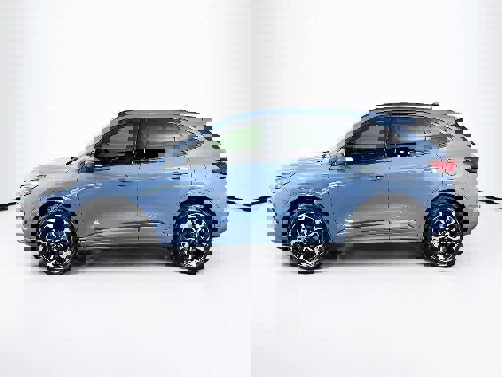 Certified 2024 Ford Escape ST-Line Elite w/ Premium Technology Package image 2